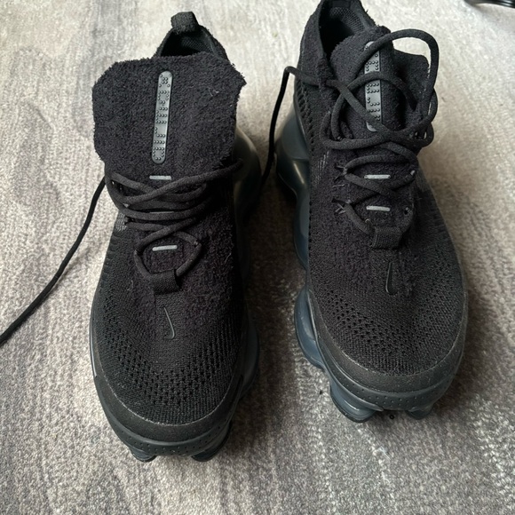 Nike mens Air Max Scorpion Flyknit BLACK/ ANTHRACITE-9 - Picture 4 of 8